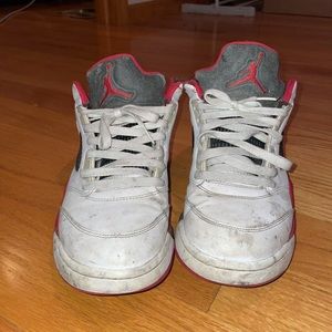 Air Jordan 5 low “Fire Red Black Tongue”